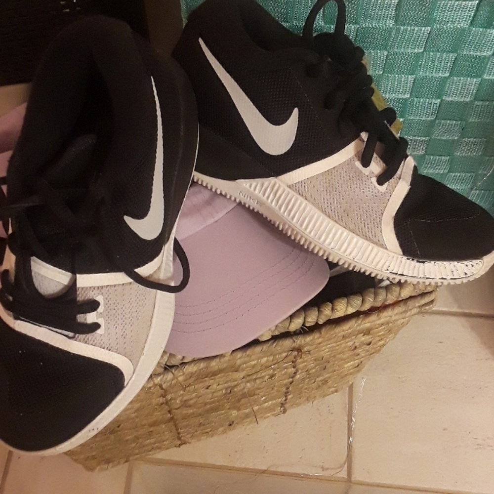 Shoes - Picture 2 of 2
